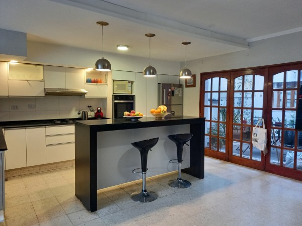 Increible Planta Alta a mts de Bv.