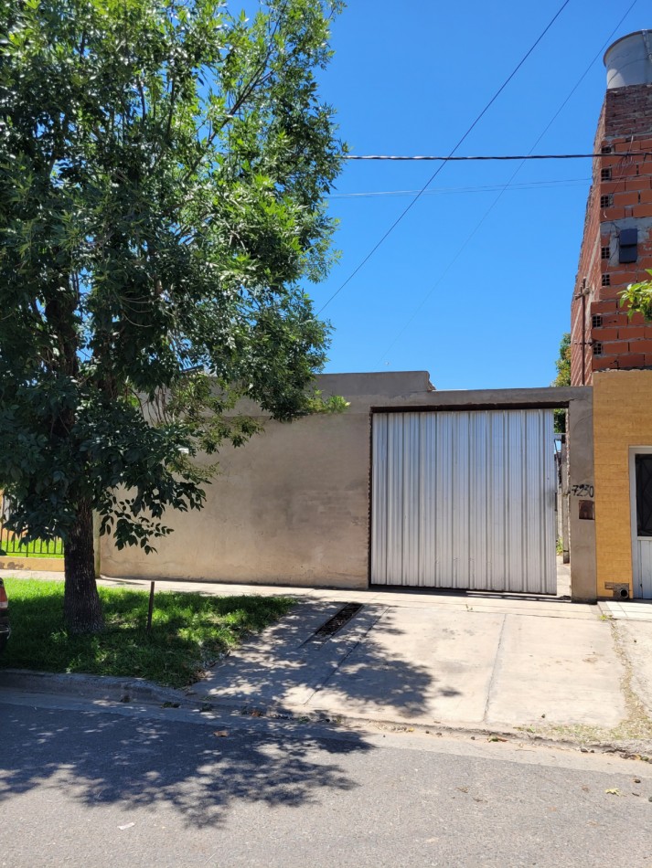 Terreno en Venta con cocheras 4 de enero 7200