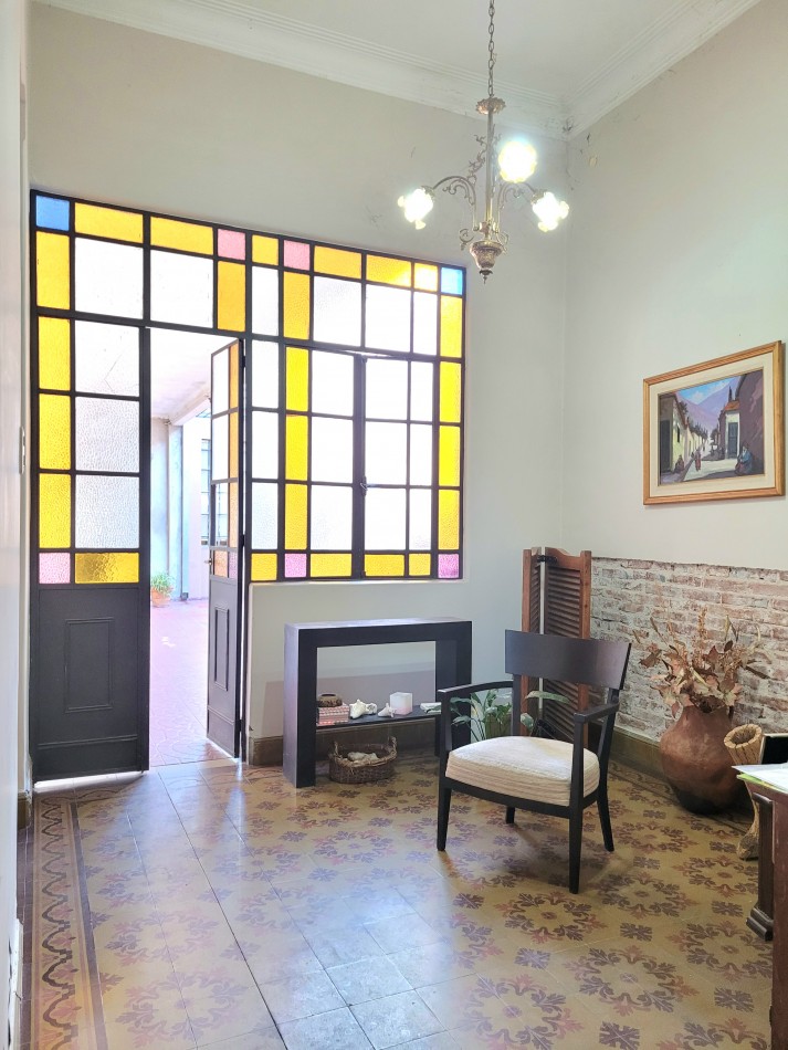 Casa con gran terreno en Alvear 3800