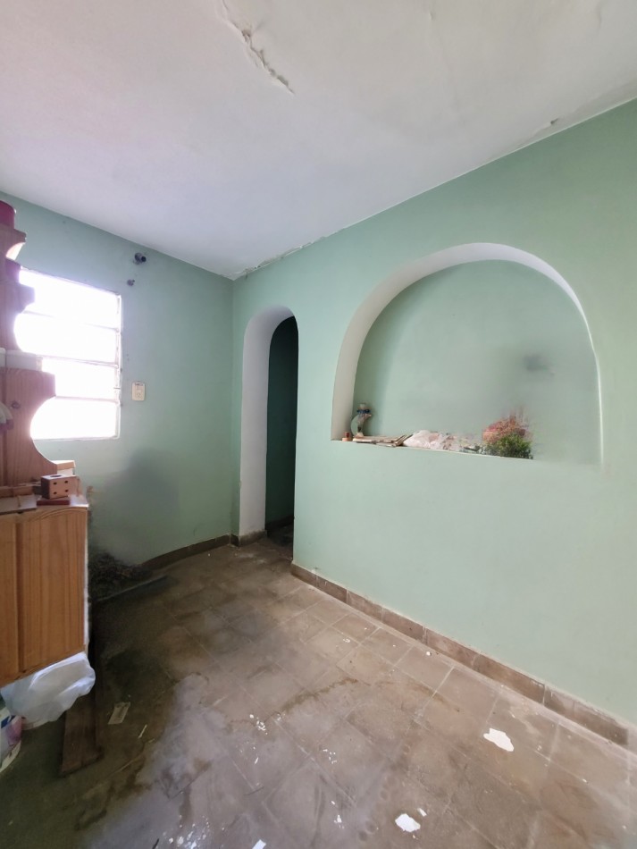 Casa con amplio terreno 1° de mayo 6600