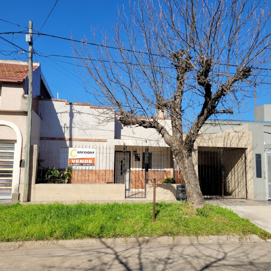 Casa con amplio terreno 1° de mayo 6600
