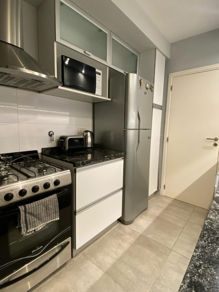 Dpto 1 dorm. + cochera. Rivadavia 3100