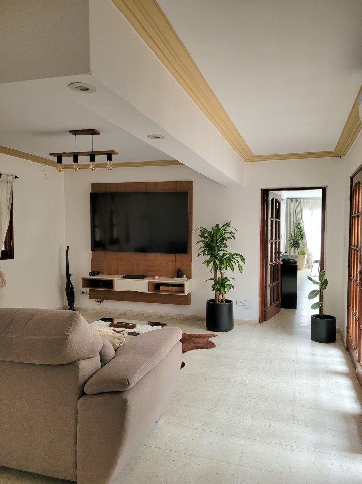 Increible Planta Alta a mts de Bv.