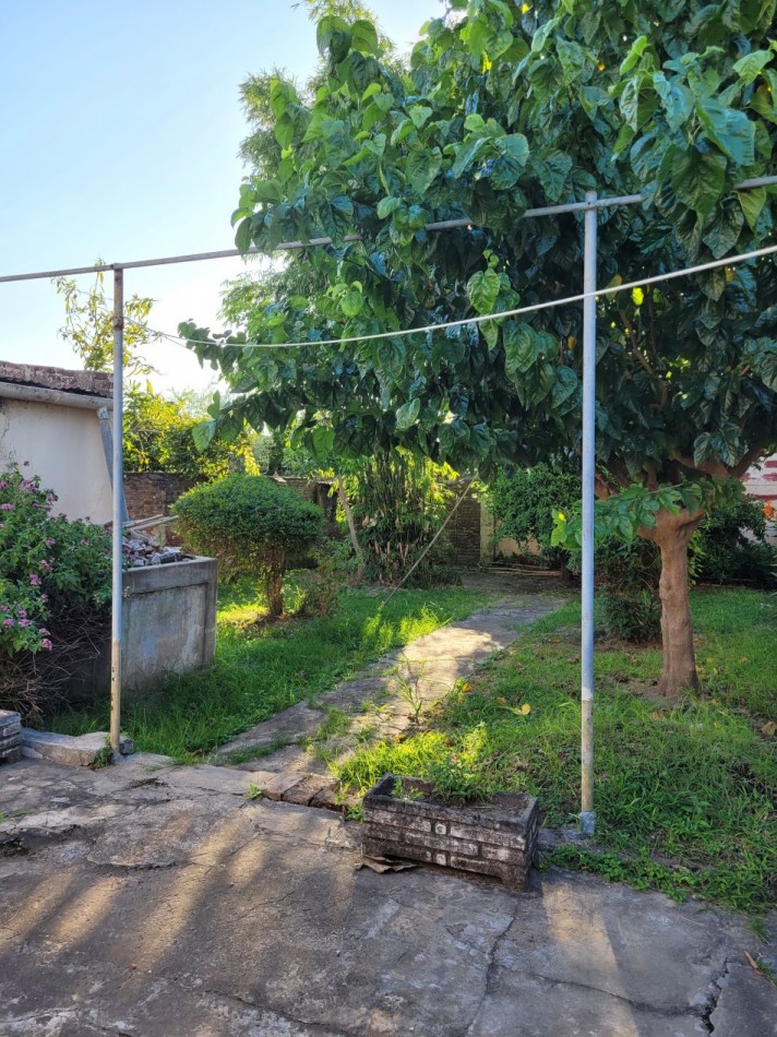 Casa con patio en Sargento Cabral