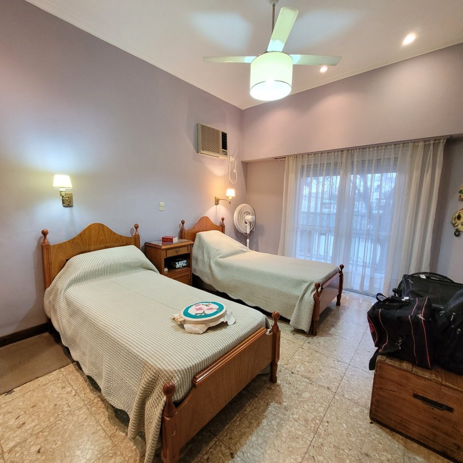 Impecable casa de 4 dormitorios en zona Centro Sur