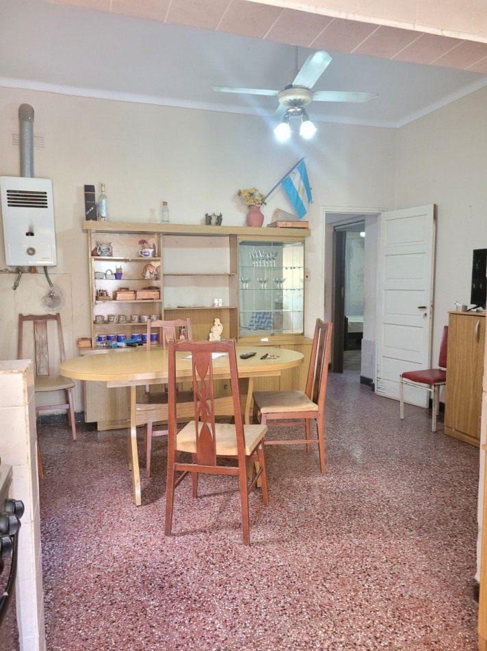 Casa con amplio terreno 1° de mayo 6600