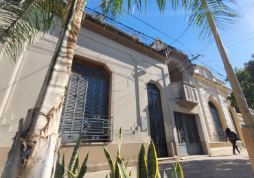 Casa con gran terreno en Alvear 3800