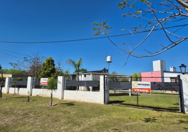 CASA QUINTA CON PISCINA Y GRAN TERRENO — ARROYO LEYES Ruta 1 km12